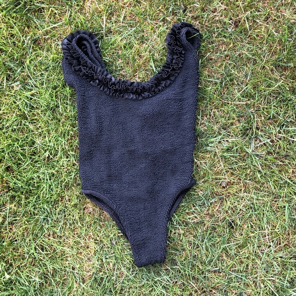 Hunza G Black One Piece Swimsuit - Picture 2 of 5